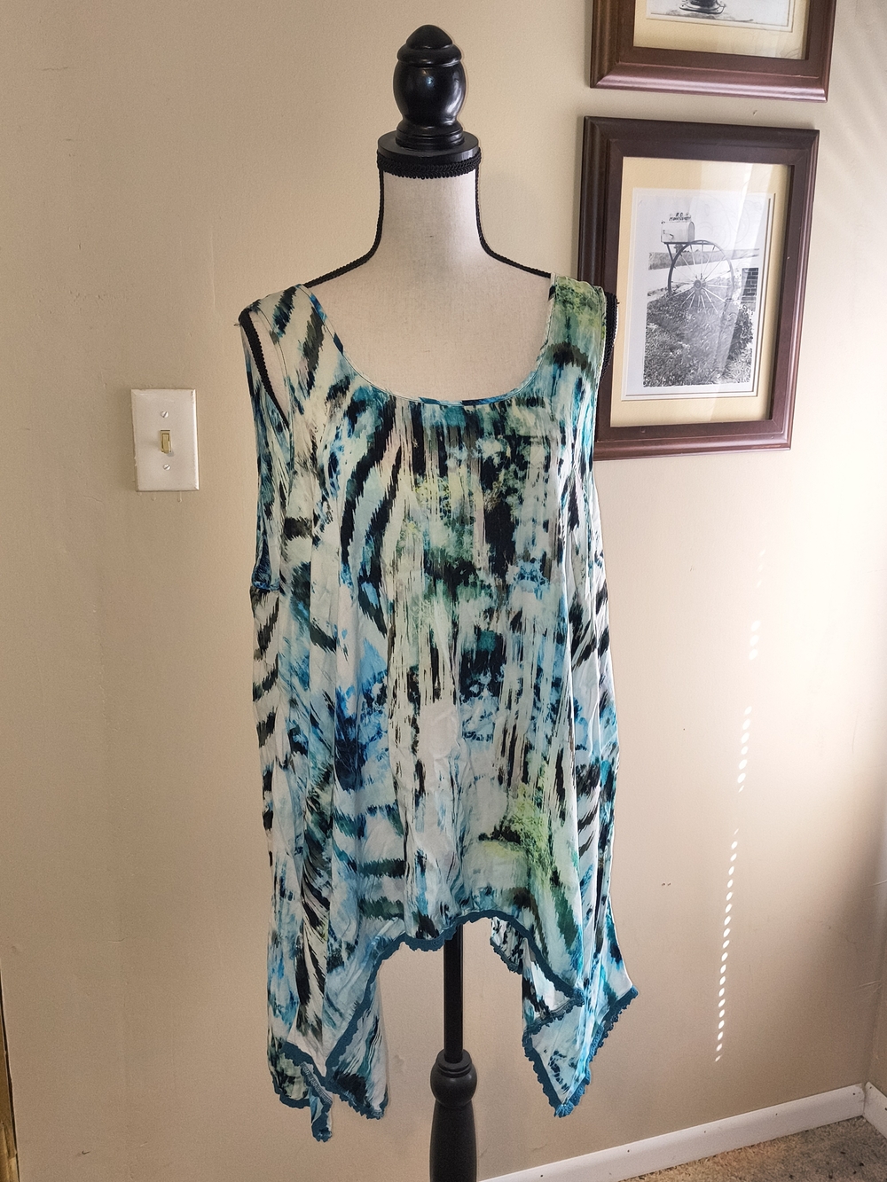 Women’s Sleeveless Abstract Tie-Dye Tank Top - Blue/Green